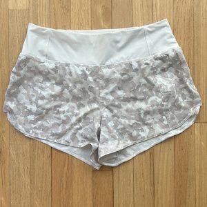 Athleta Running Free Printed Shorts 3.5 size medium